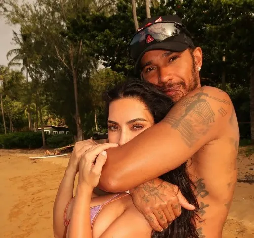 O presente de Lewis Hamilton aos filhos de Kim Kardashian