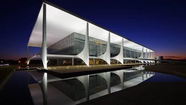 Imagem do Dia: Brasil já sabe quem será o próximo morador do Palácio do Planalto, sede do poder presidencial e símbolo da democracia brasileira