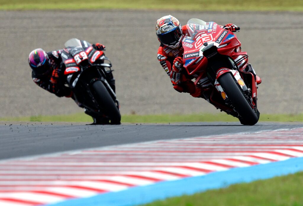 Márquez tenta manter liderança no GP da Indonésia contra Martín