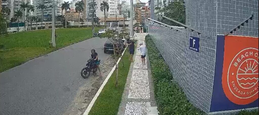 Polícia identifica jovem que assaltou a mão armada em Guarujá; VÍDEO
