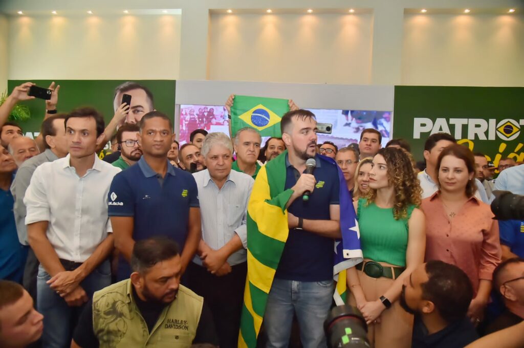 Eleições 2022: Gustavo Mendanha se filia ao Patriota em evento em Aparecida