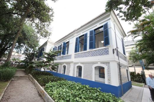 Casa das Culturas de Santos recebe programação literária com lançamentos neste sábado