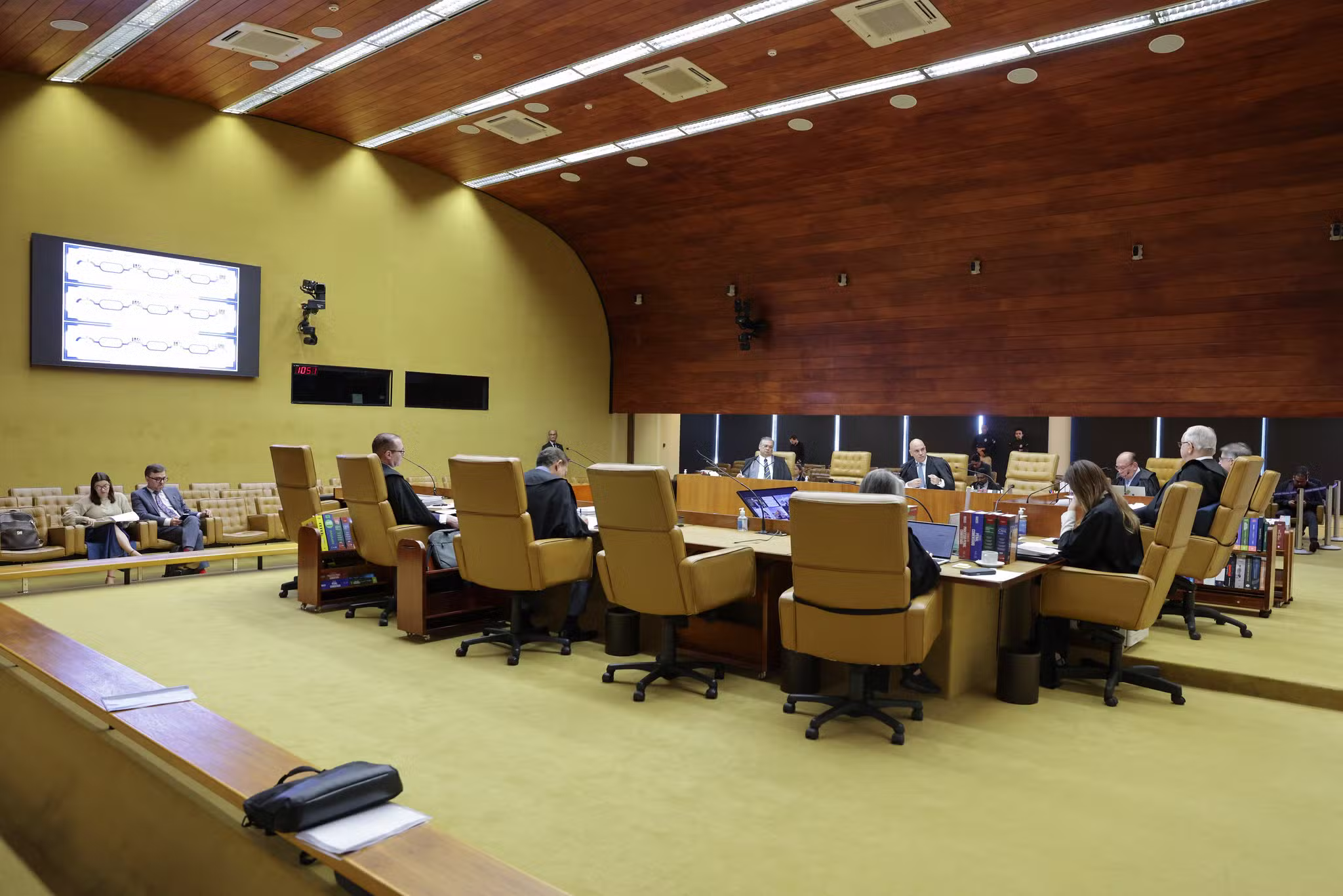 Ala do STF defende julgamento da Lei da Dosimetria ainda neste ano