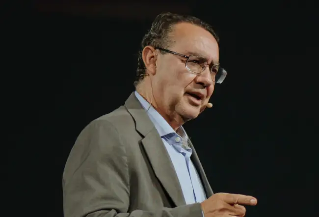 Augusto Cury é de direita ou de esquerda? O que ele responde