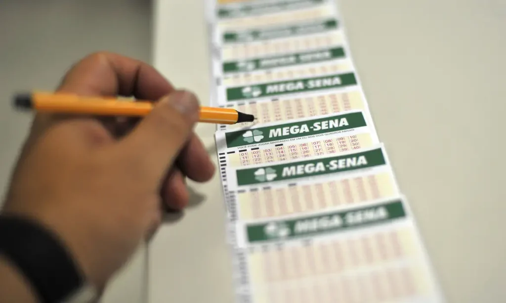 Prêmio da Mega-Sena pode pagar R$ 40 milhões hoje