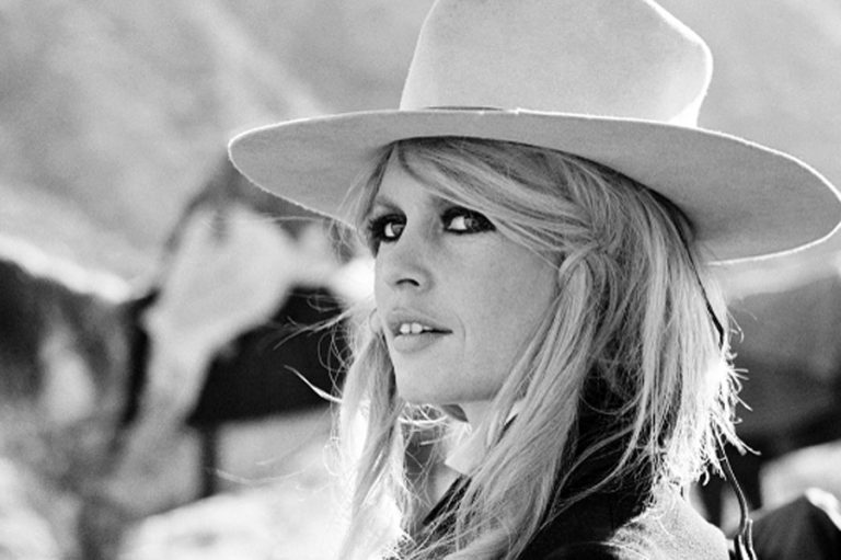 Brigitte Bardot comparou gravidez a tumor e manteve relação conturbada com filho