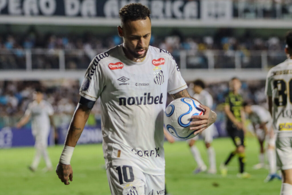 Santos se pronuncia sobre situação física de Neymar: “Estamos confiantes que ele disputará a Copa”
