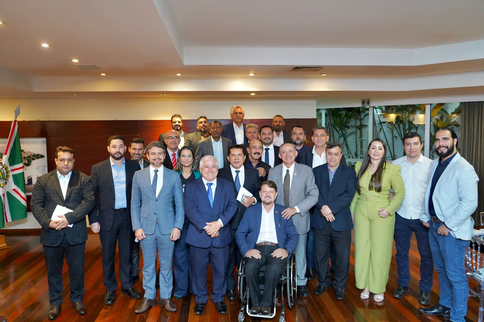 Caiado recebe 21 vereadores da Câmara de Goiânia