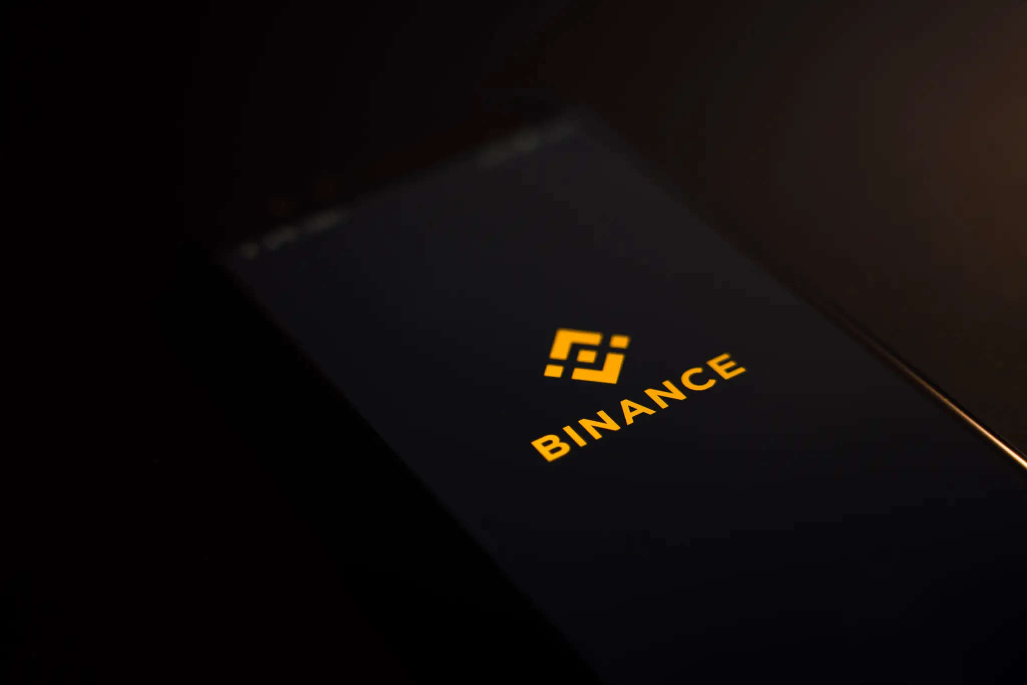 Binance Brasil diz que fundos de clientes estão seguros, mas mantém saques suspensos