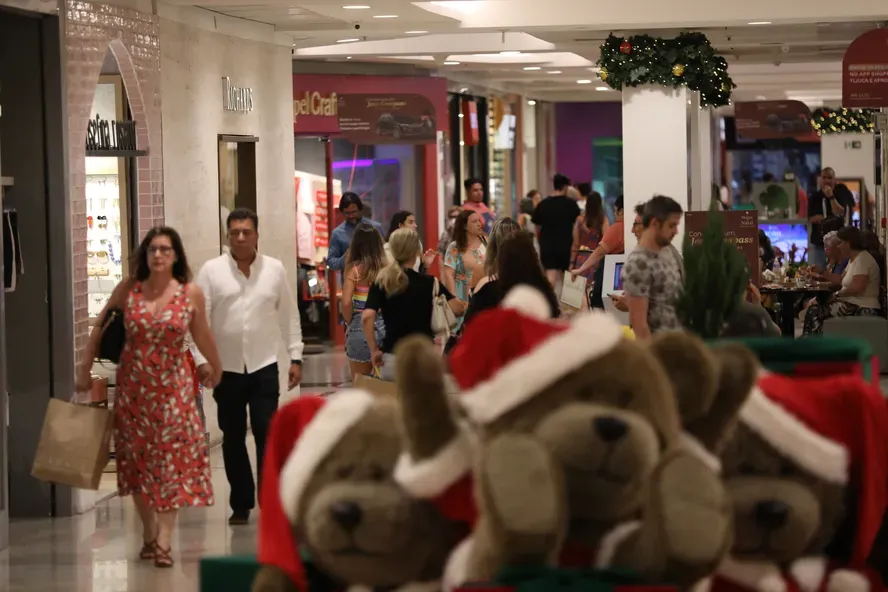 Shoppings projetam alta nas vendas no Natal após queda de 4% em 2025