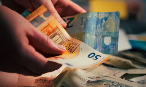 Euro digital inspirado no Pix avança na Europa e promete mudar pagamentos, compras e transferências até 2029