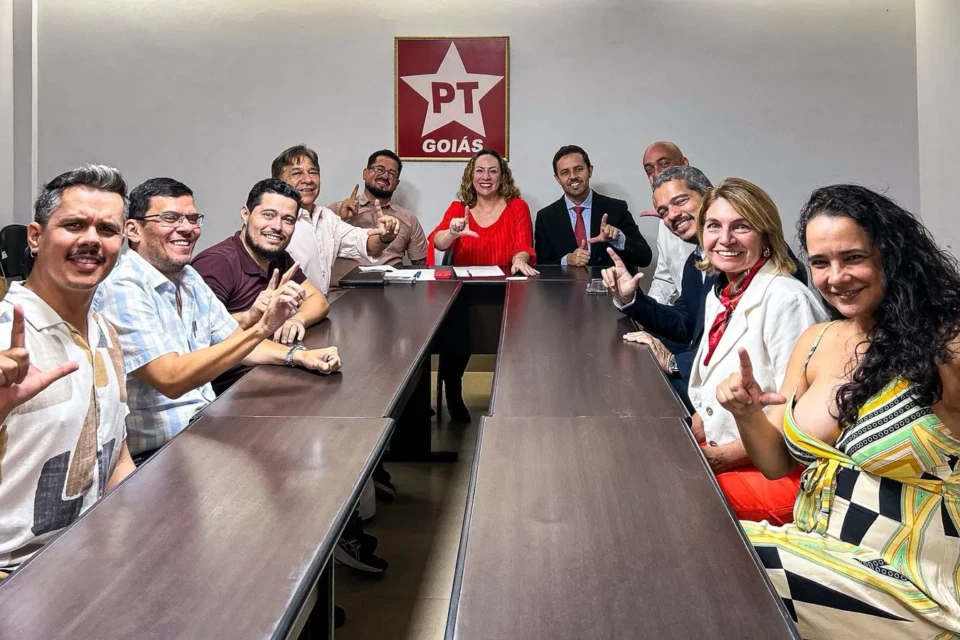 Sete partidos formam frente de apoio a Lula e articulam chapa unificada em Goiás