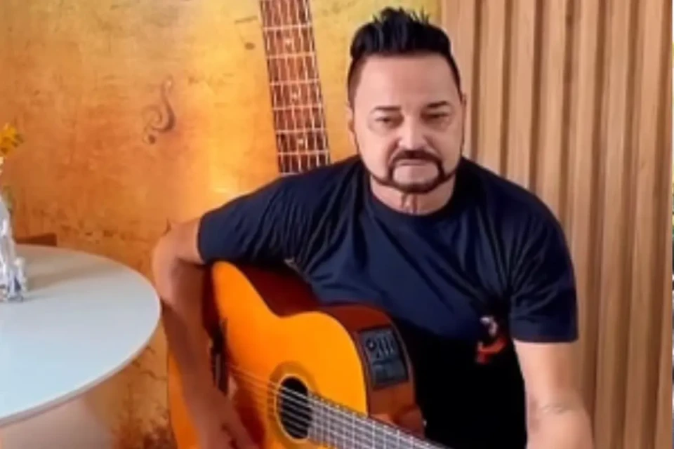 Cantor Ray, da dupla com Renan, volta aos palcos após lutar pela vida