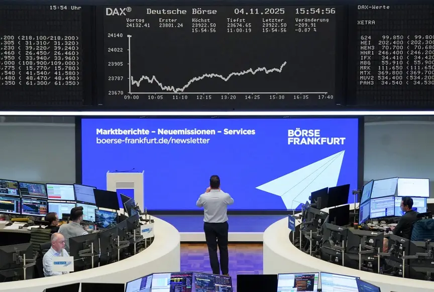 Ações europeias recuam por preocupações com IA ao fim de melhor mês desde junho