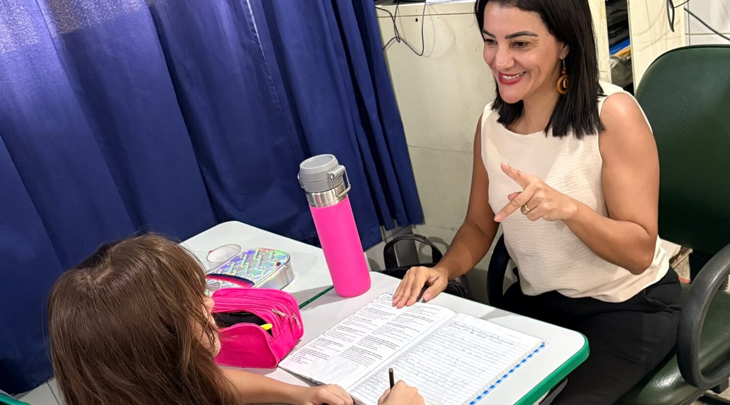 Prefeitura de Goiânia fortalece Educação Bilíngue para estudantes surdos e surdocegos