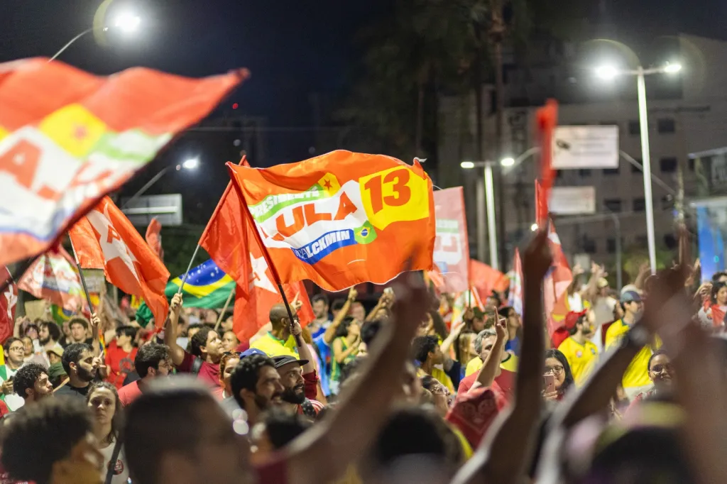 Ato pró-Lula leva mais de 80 mil às ruas de Goiânia, estimam organizadores