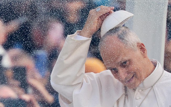 Papa Leão 14 vota por correio em eleição dos EUA