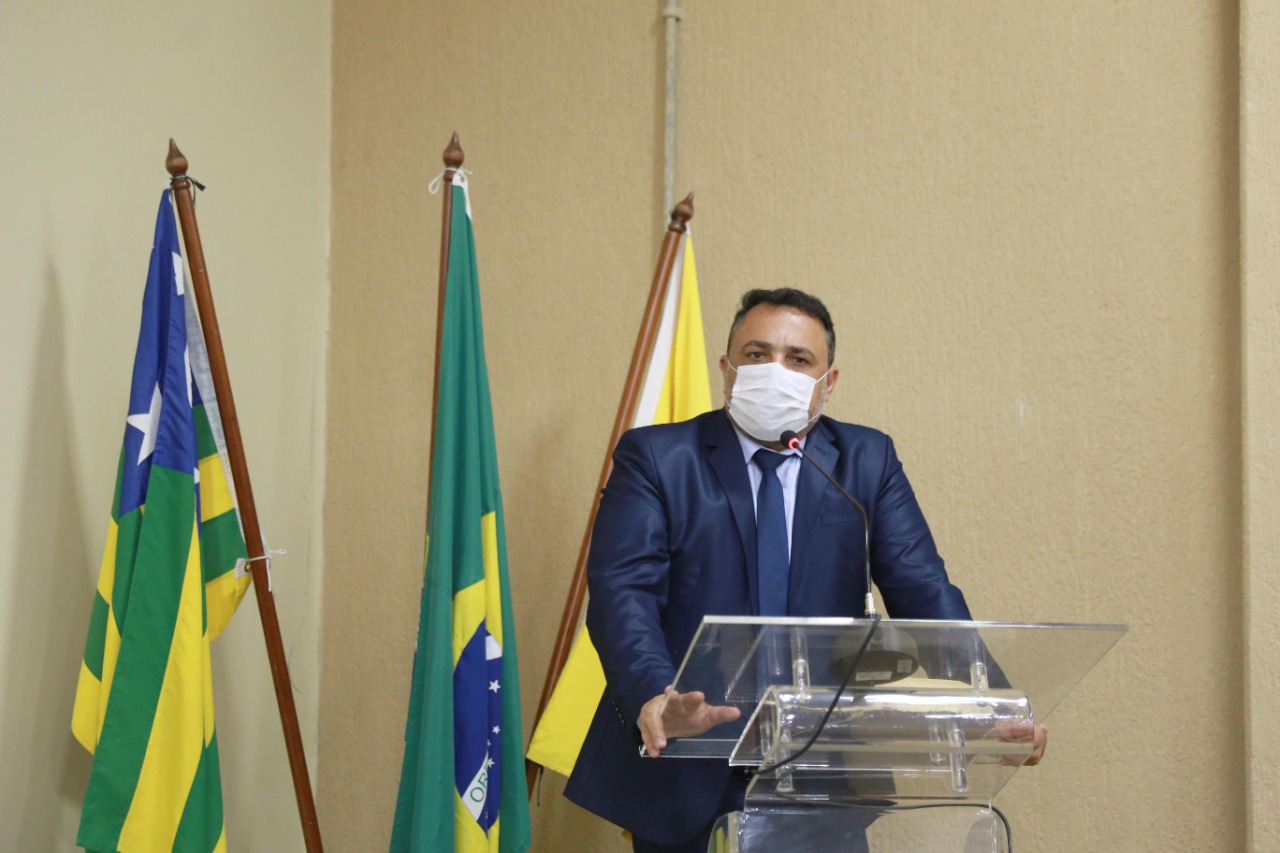 Fortaleza defende Rogério Cruz