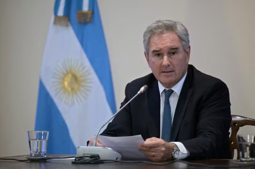 Argentina nega que Brasil tenha pedido explicações pela fuga de Bolsonaro