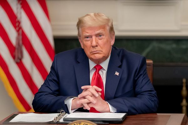 Emails de Epstein sugerem que Trump sabia de abusos sexuais