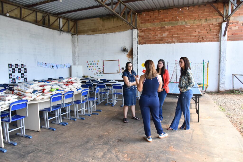 Primeira-dama Lana entrega mais uma parte dos alimentos arrecadados no Circuito Mulher