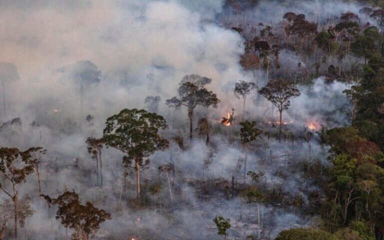 A atmosfera amazônica já não consegue dispersar a fumaça das queimadas