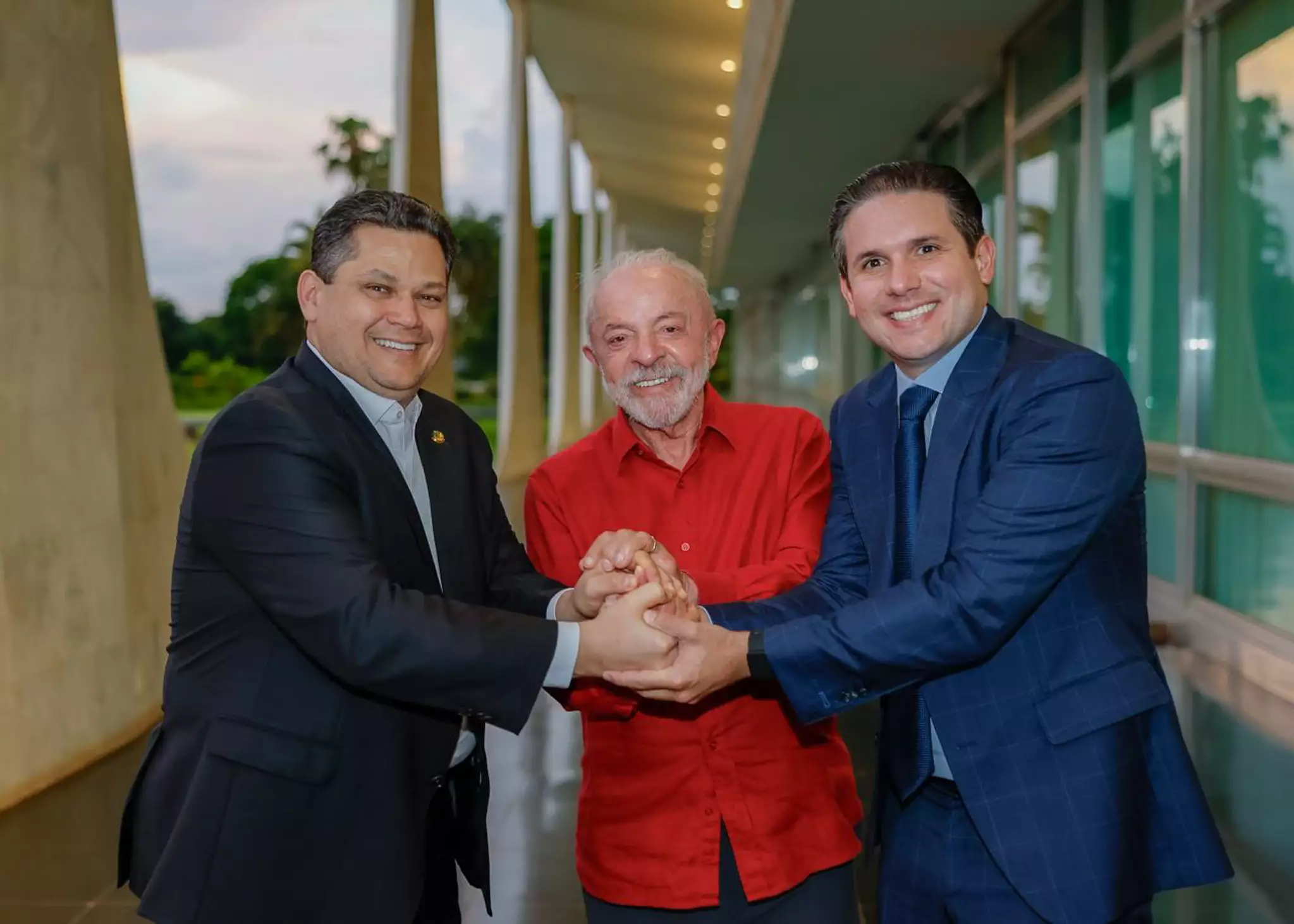 Lula planeja montar frente ampla com os presidentes do Senado e da Câmara dos Deputados