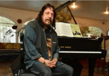 Morre Benito di paula