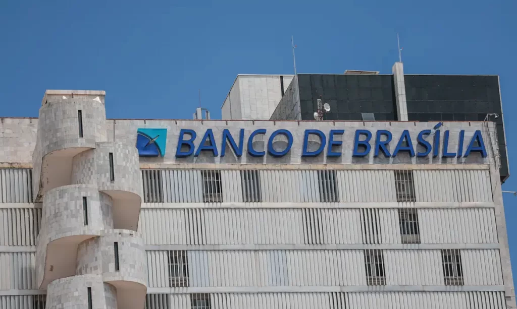 PF aponta 15 envolvidos em investigação sobre Master e BRB