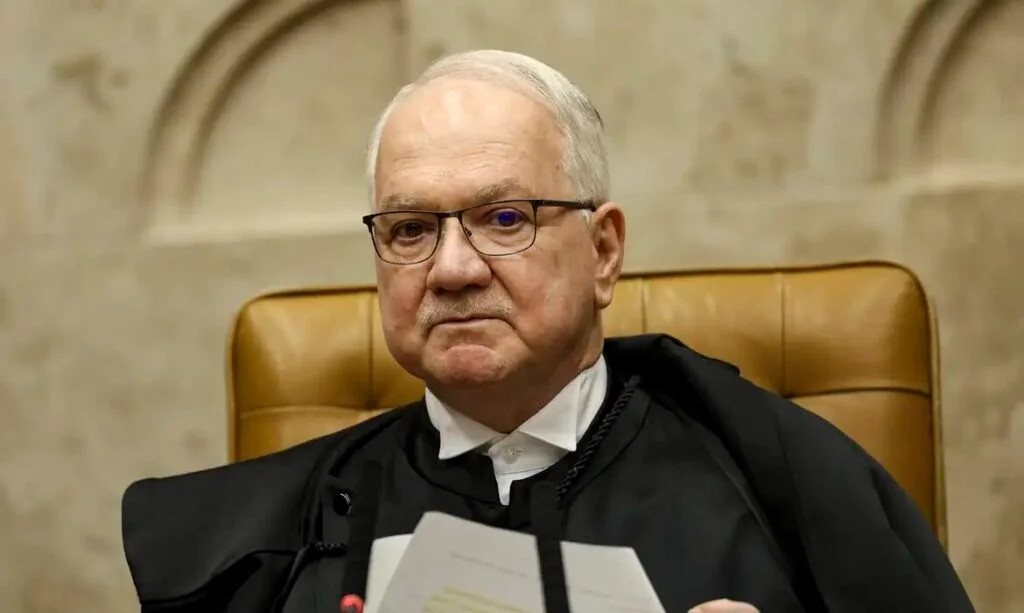 Fachin devolve investigações do INSS a Mendonça e mantém Banco Master