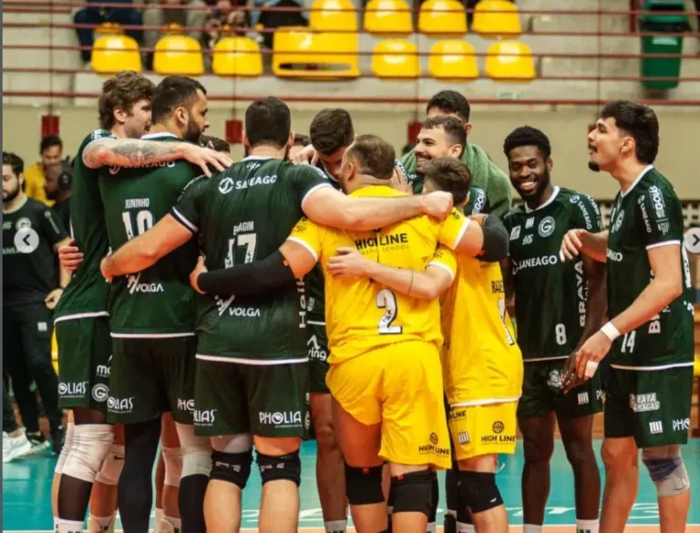 Goiás Vôlei vence fora de casa e entra no G-4 da Superliga Masculina