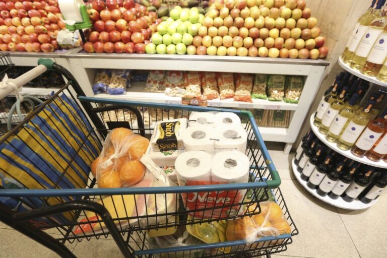 Após Lula proibir bets, brasileiros compram mais arroz, óleo e café, diz Abras