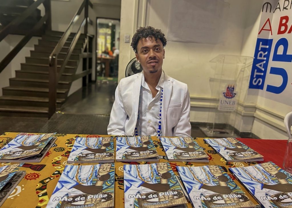Valter Sales Alágbi lança de MÃo de Pilão