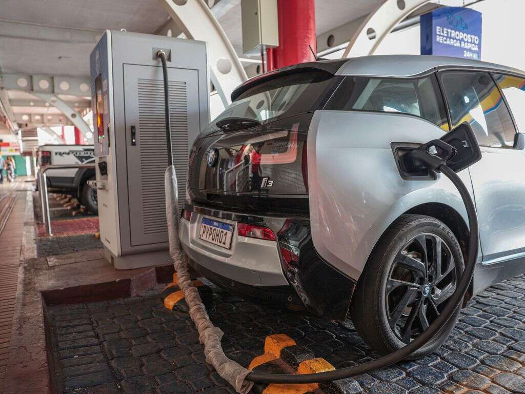 Juazeiro tem terceira maior frota de carros elétricos do Ceará