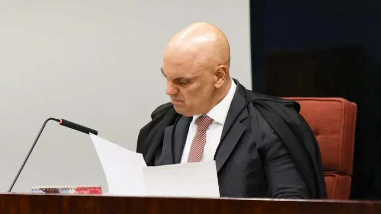 Moraes autoriza remição de pena a ex-assessor de Bolsonaro