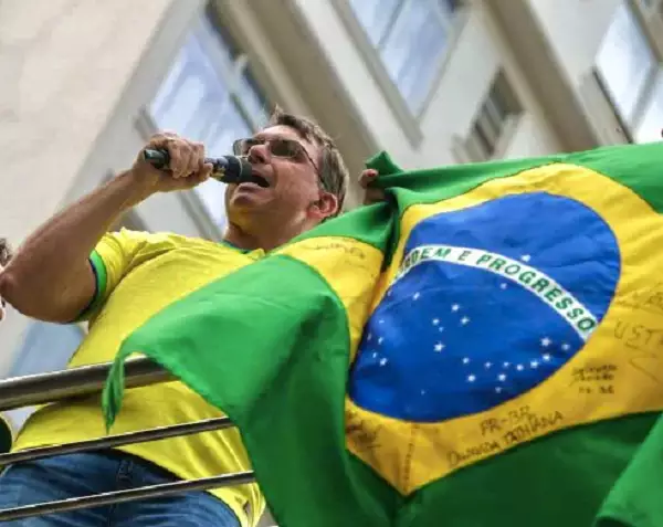 Estratégia do exílio