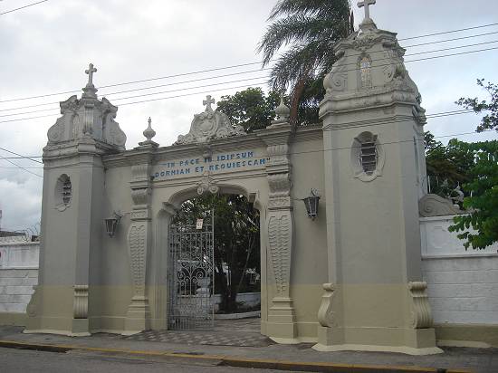 Halloween em Santos: conheça histórias assombrosas da cidade