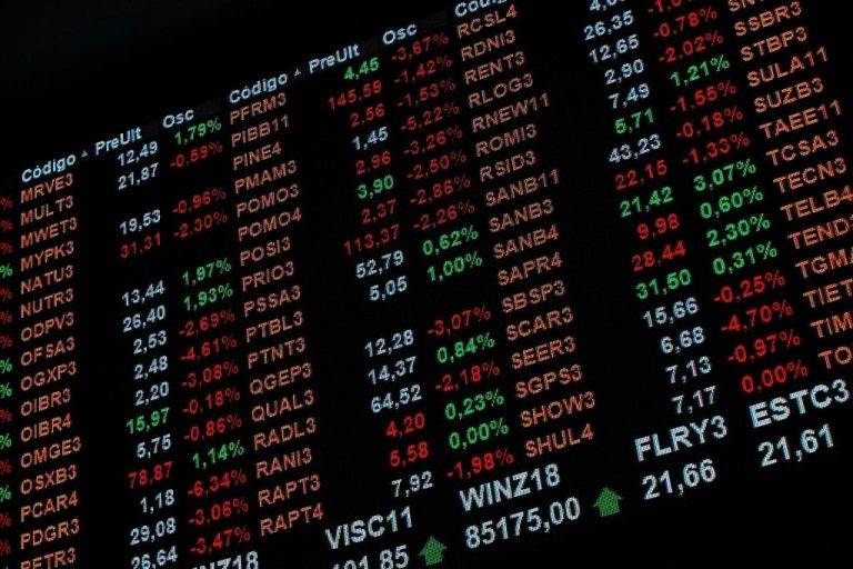 Ibovespa cai pela quarta vez consecutiva e dólar fecha em alta a R$ 5,38 nesta quinta (29)