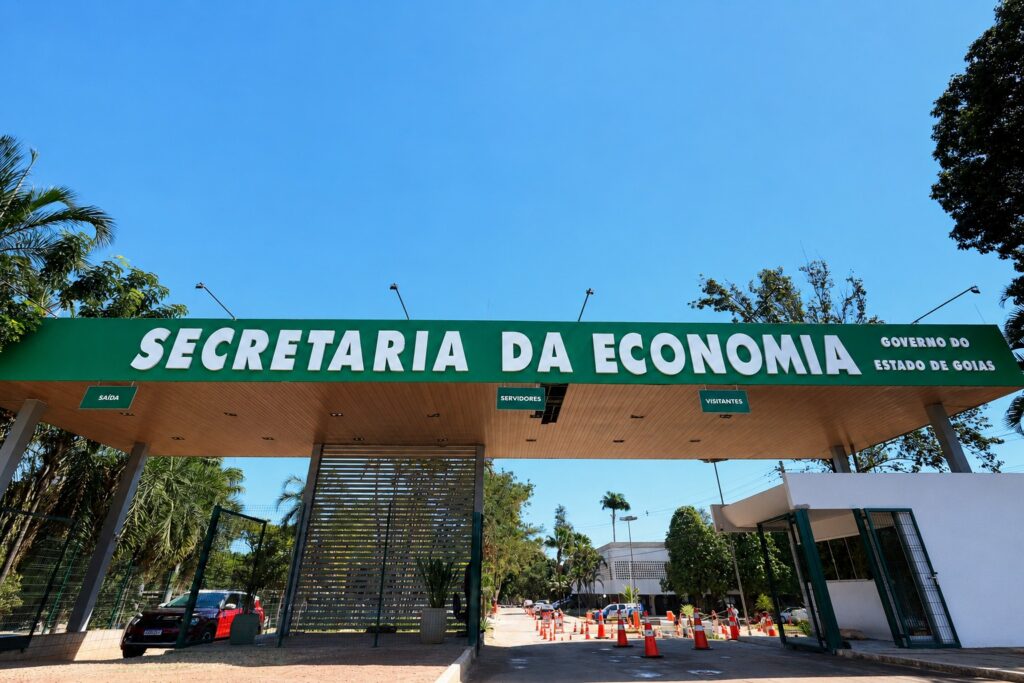 Economia orienta contribuintes goianos sobre emissão de notas fiscais e DARE durante manutenção