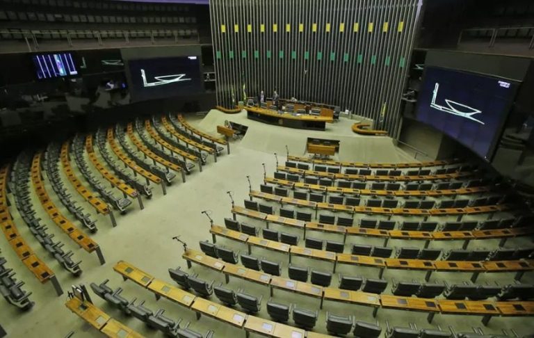 Bancada baiana na Câmara Federal terá quase 30% de renovação em 2026