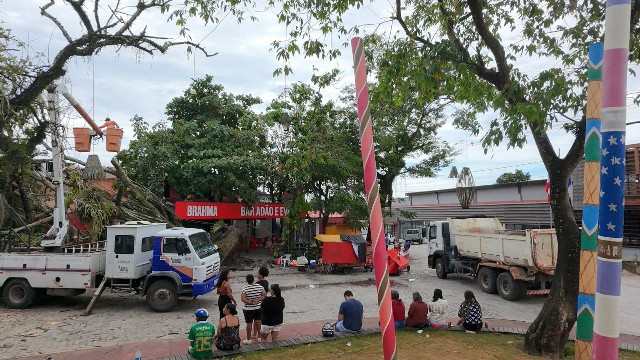 Prefeitura mobiliza equipes para atender ocorrências provocadas pelas chuvas em Porto Seguro