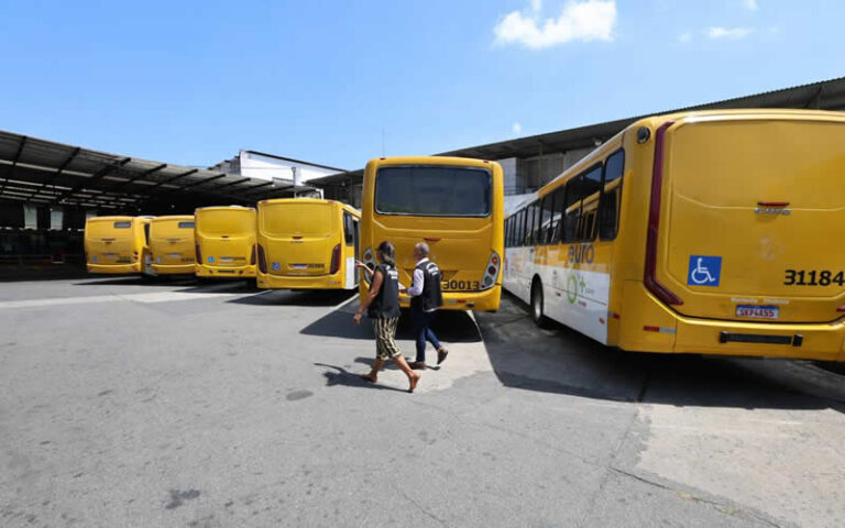 PGE e Procon da Bahia levam à Justiça e à polícia denúncias sobre 944 ônibus parados em Salvador no segundo turno da eleição
