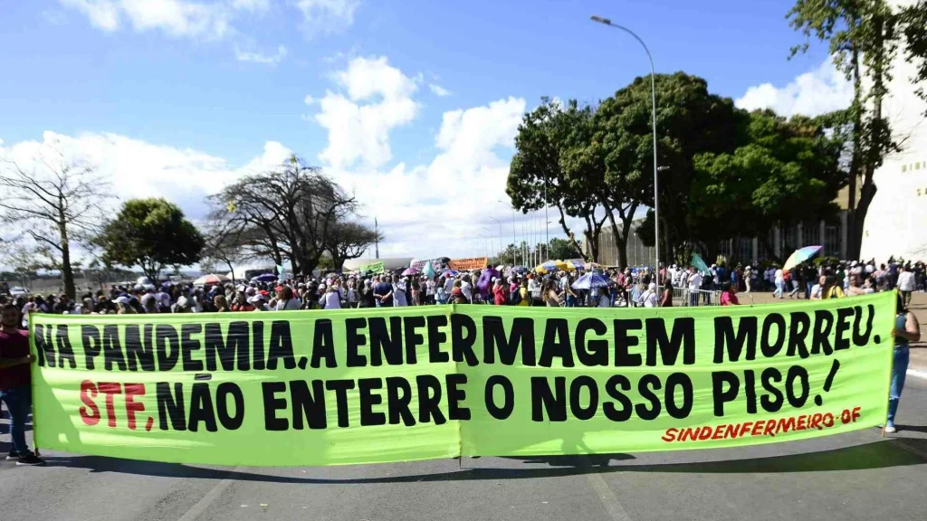 STF retoma julgamento do piso da enfermagem; votação segue até 3 de novembro