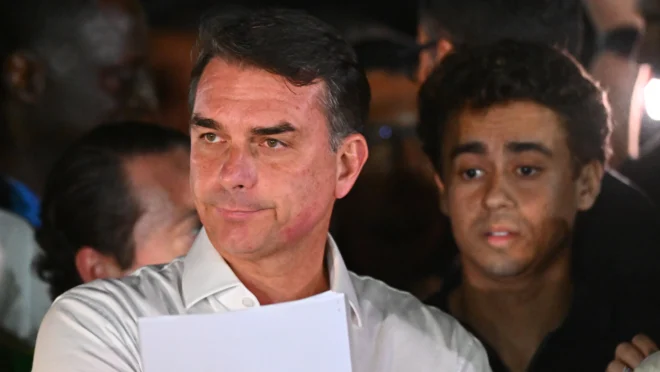 Flávio Bolsonaro não consegue vencer em nenhum dos 184 municípios cearenses