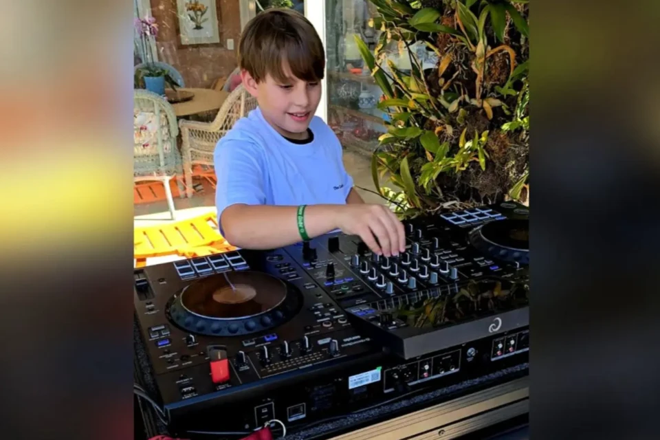 DJ goiano de 10 anos que abre festival em SP aprendeu a tocar sozinho