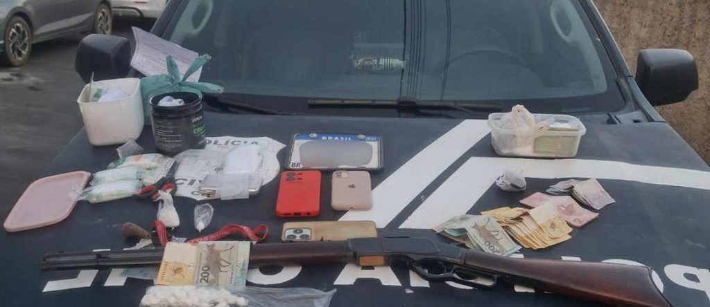 Operação contra o tráfico termina com dois presos e apreensão de arma no Ceará