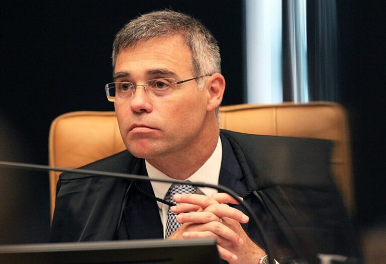 Ministro André Mendonça suspende decisão que havia travado campanha de Wagner e RC