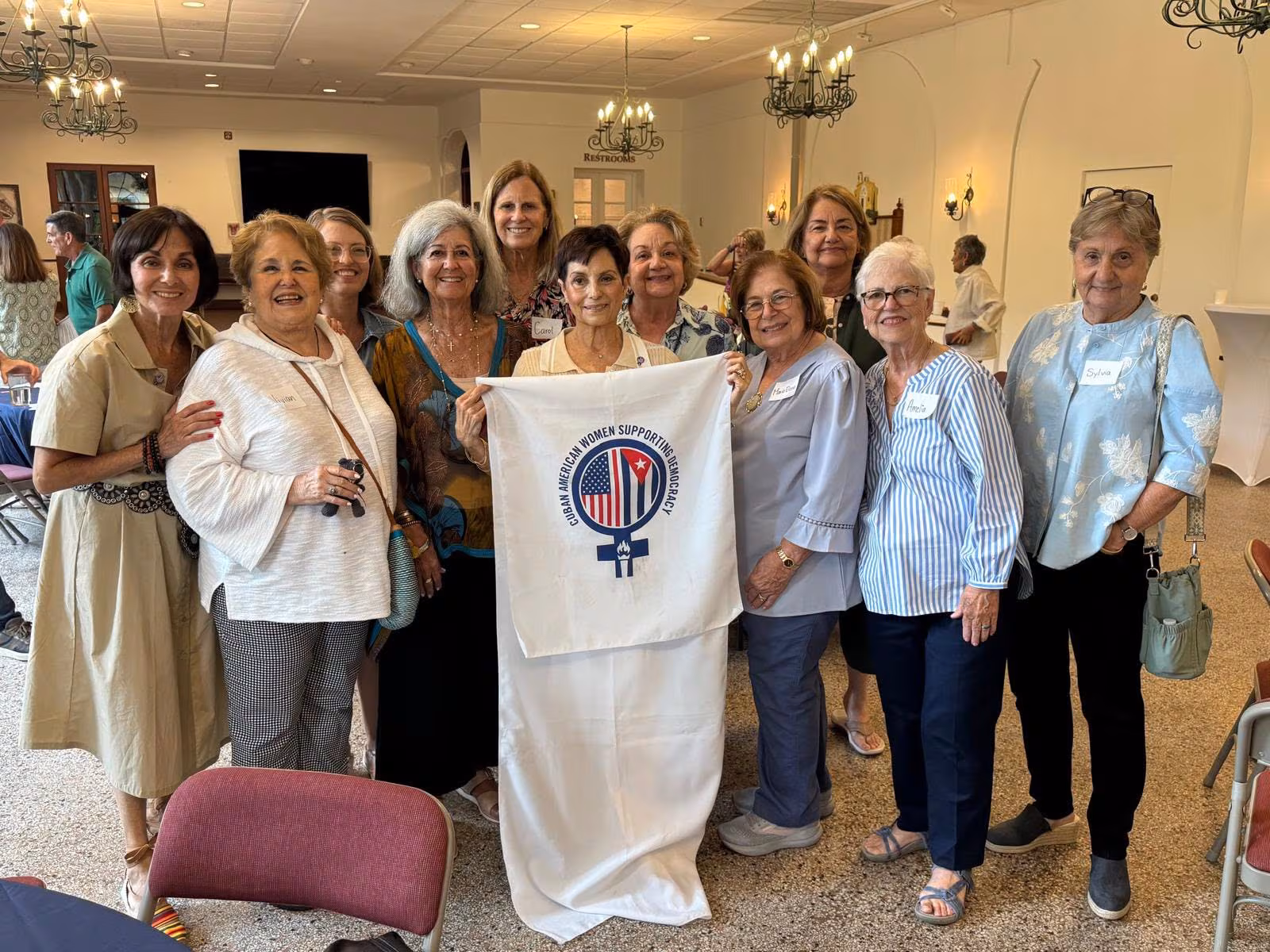 As 300 mulheres da terceira idade que quebram o molde dos cubano-americanos em Miami: 'Nem todos somos republicanos, nem todos trumpistas'