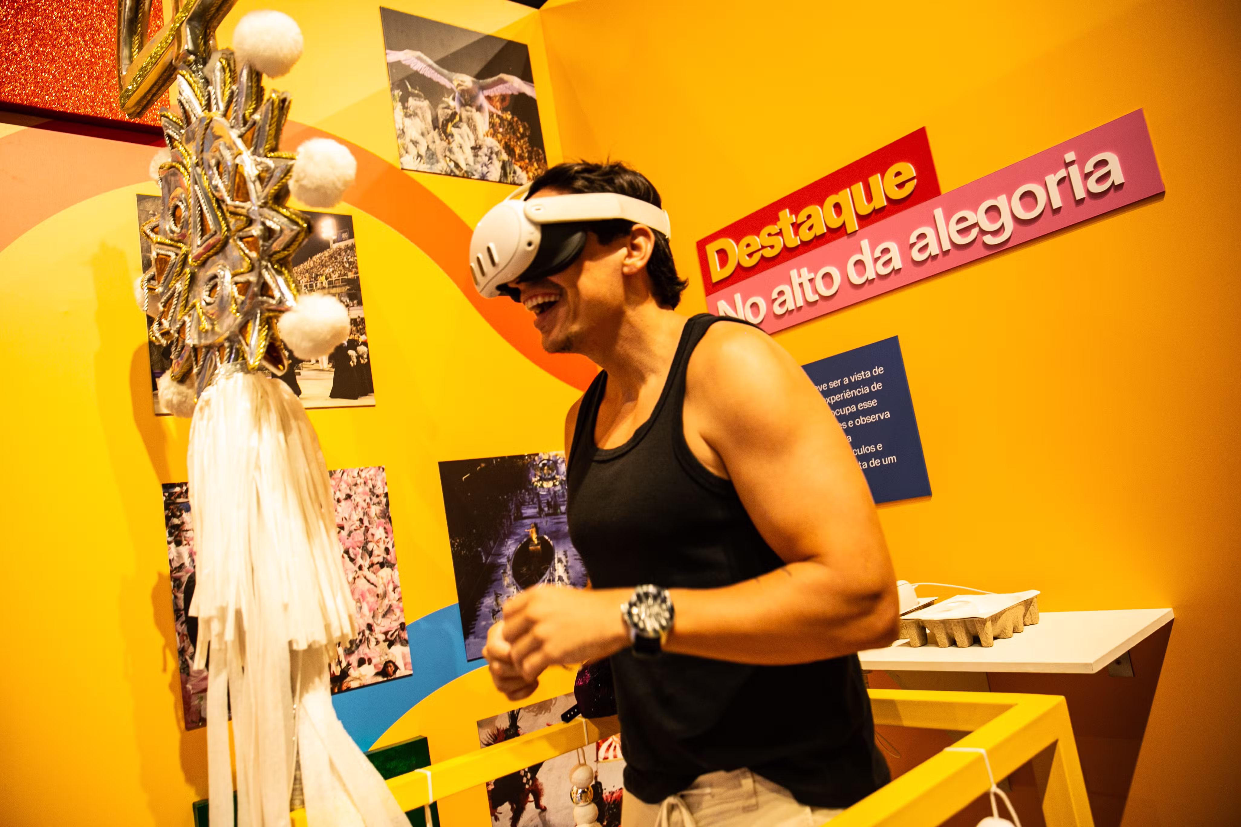 Exposição imersiva na Cidade do Samba leva público aos bastidores e à história do Carnaval do Rio