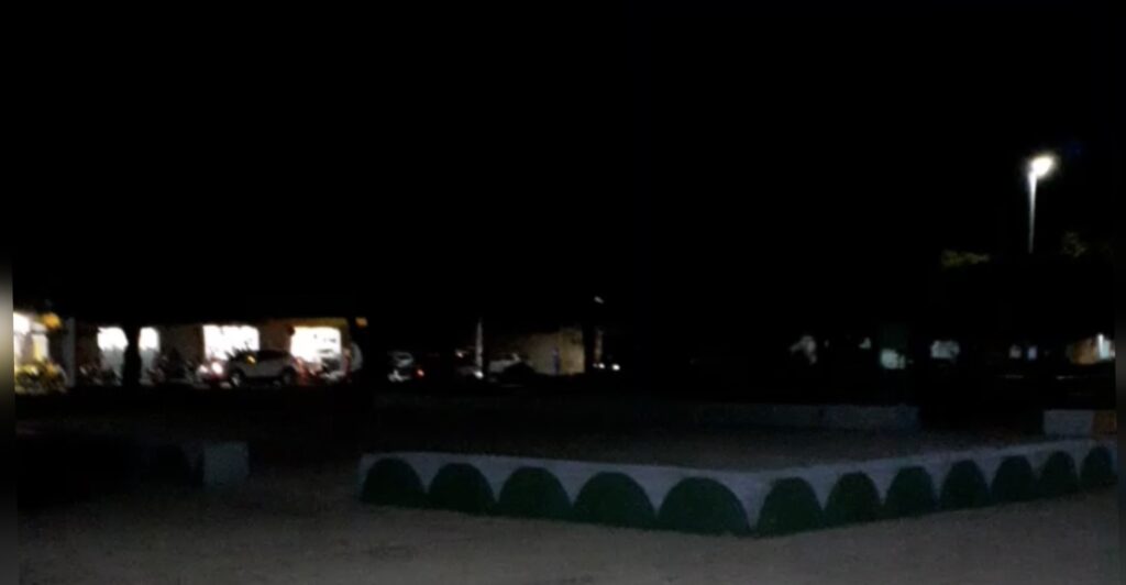 Moradores denunciam falta de iluminação na praça principal de Sento Sé